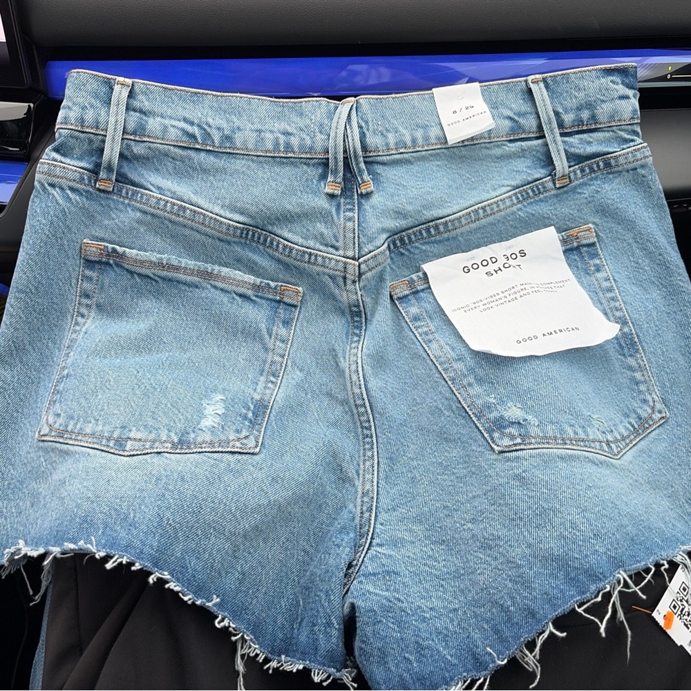 Good American Light Blue Jean Shorts NWT SZ 8